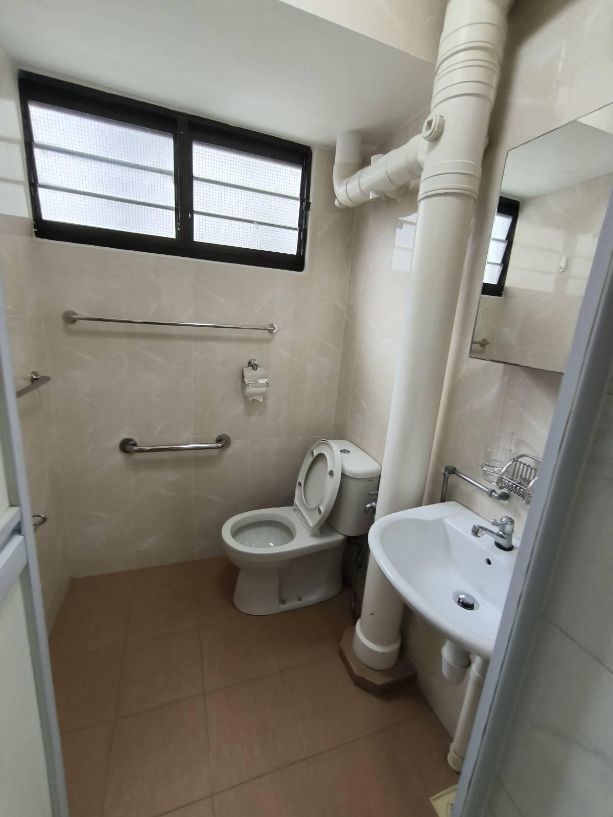 HDB Apartment for Rent, 130 Ang Mo Kio Avenue 3 HDB Apartment For Rent, $3,200, 2 Bed 2 Bath 786 sqft $4.07 psf, SGD 3,200 | 99-year Leasehold