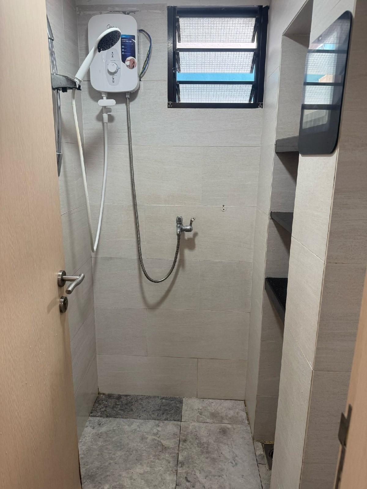 HDB Apartment for Rent, 53 Sims Place HDB Apartment For Rent, $3,100, 2 Bed 2 Bath 700 sqft $4.43 psf, SGD 3,100 | 99-year Leasehold