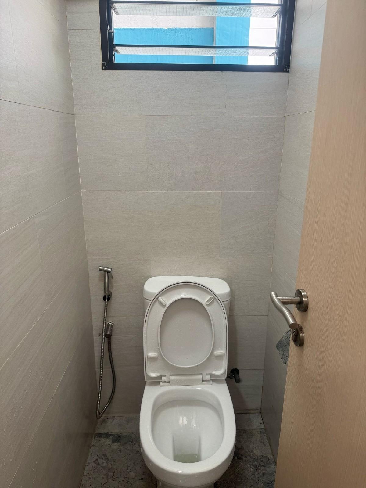 HDB Apartment for Rent, 53 Sims Place HDB Apartment For Rent, $3,100, 2 Bed 2 Bath 700 sqft $4.43 psf, SGD 3,100 | 99-year Leasehold