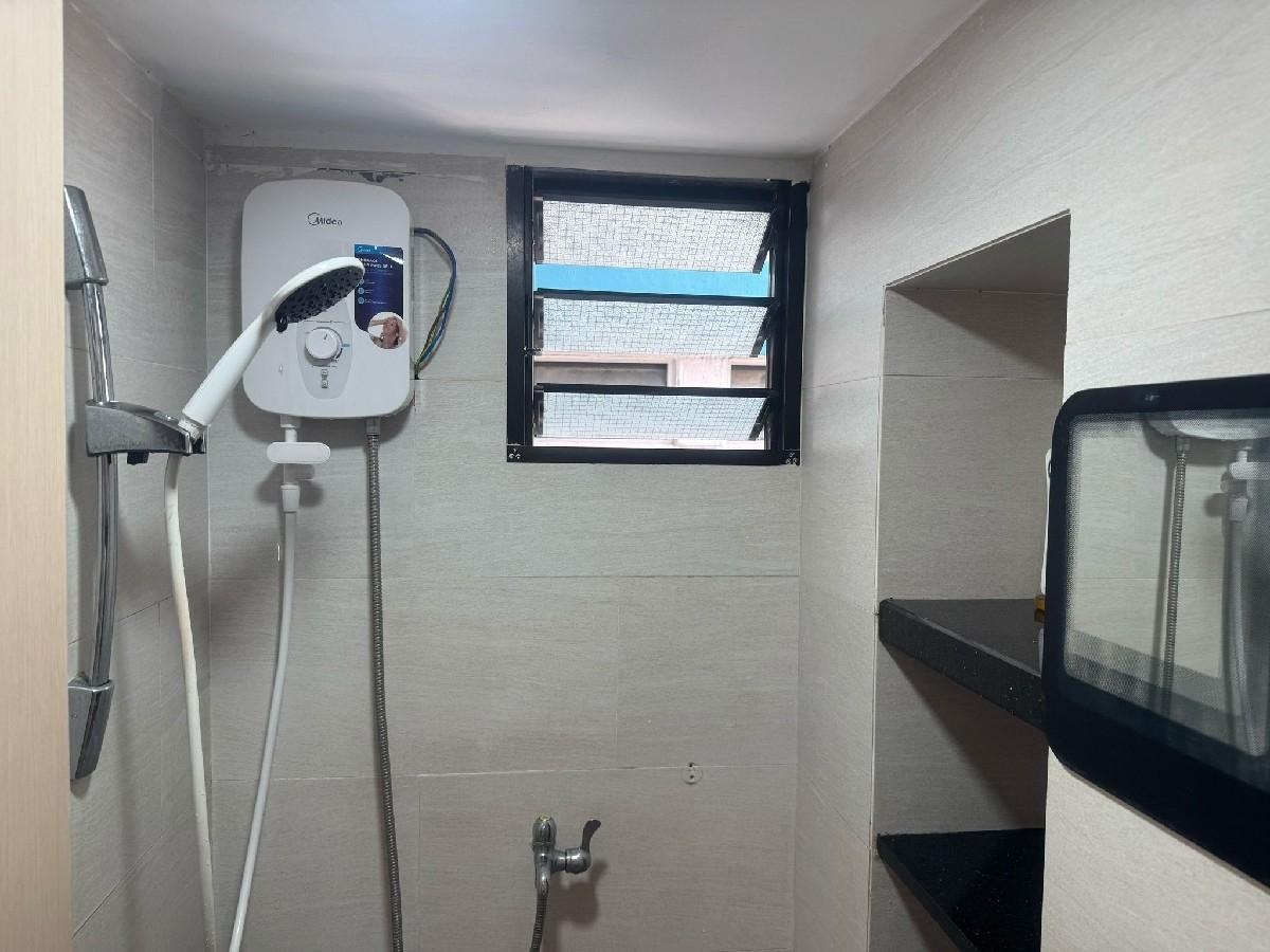 HDB Apartment for Rent, 53 Sims Place HDB Apartment For Rent, $3,100, 2 Bed 2 Bath 700 sqft $4.43 psf, SGD 3,100 | 99-year Leasehold