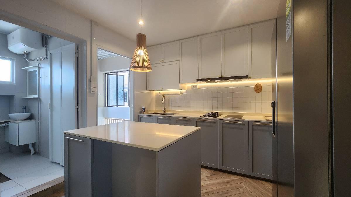 Prop-GPT: HDB Apartment: D18 Pasir Ris 572 Pasir Ris Street 53