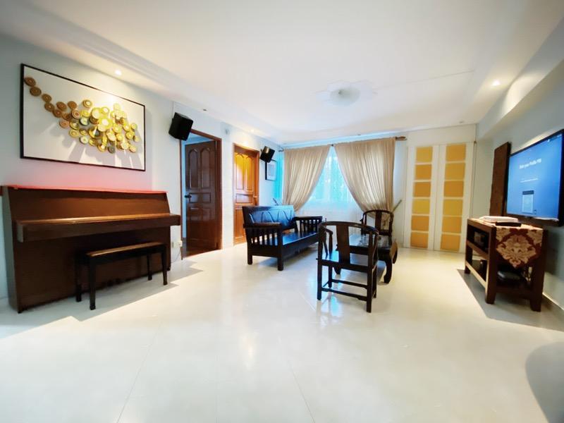 Prop-GPT: HDB Apartment: D18 Pasir Ris 745 Pasir Ris Street 71