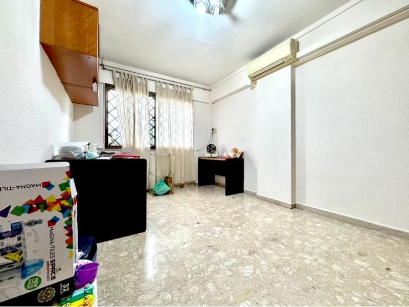 HDB Apartment for Rent, 627 Ang Mo Kio Avenue 9 HDB Apartment For Rent, $4,200, 4 Bed 2 Bath 1,367 sqft $3.07 psf, SGD 4,200 | 99-year Leasehold