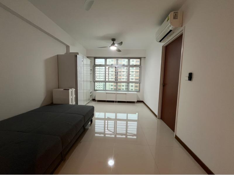 Prop-GPT: HDB Apartment: D27  129B Canberra Street