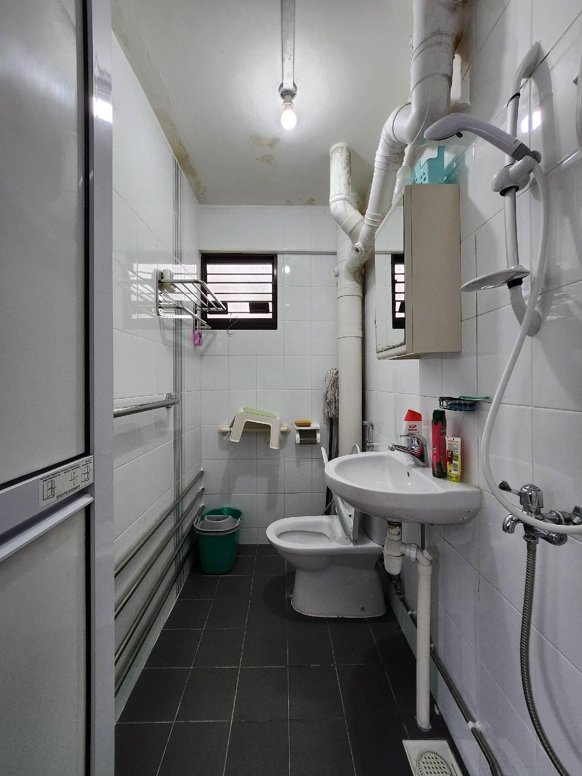 HDB Apartment for Rent, 830 Tampines Street 82 HDB Apartment For Rent, $3,500, 2 Bed 2 Bath 689 sqft $5.08 psf, SGD 3,500 | 99-year Leasehold