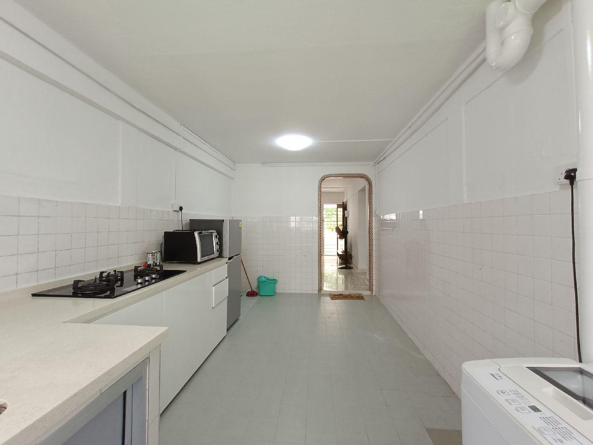 HDB Apartment for Rent, 303 Clementi Avenue 4 HDB Apartment For Rent, $3,200, 2 Bed 2 Bath 721 sqft $4.44 psf, SGD 3,200 | 99-year Leasehold