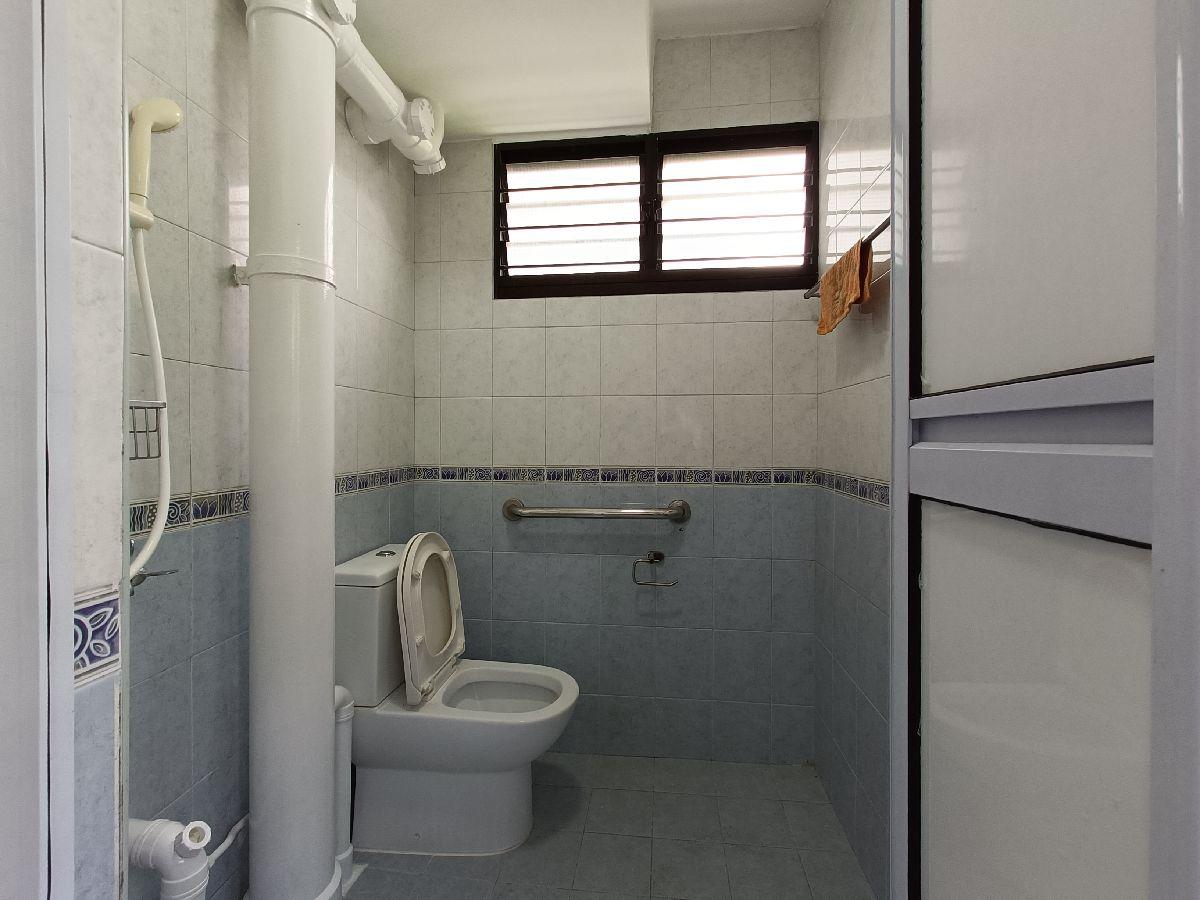 HDB Apartment for Rent, 303 Clementi Avenue 4 HDB Apartment For Rent, $3,200, 2 Bed 2 Bath 721 sqft $4.44 psf, SGD 3,200 | 99-year Leasehold