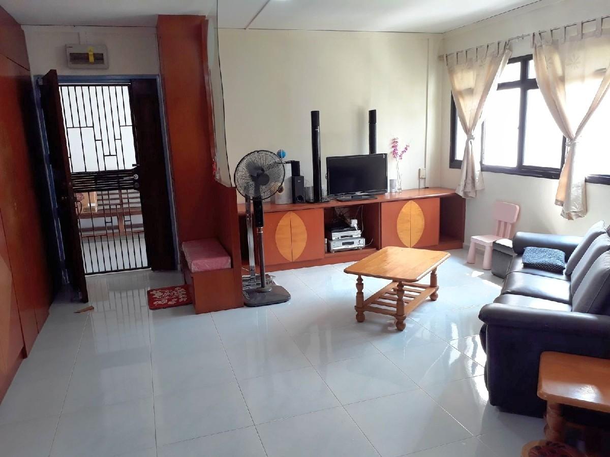 Prop-GPT: HDB Apartment: D19  226A Compassvale Walk