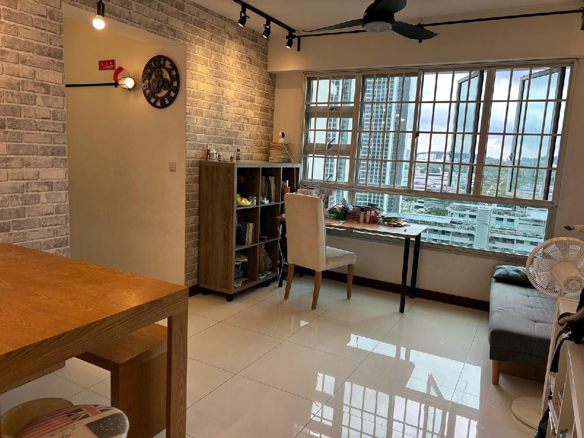 Prop-GPT: HDB Apartment: D05  CLEMENTI RIDGES