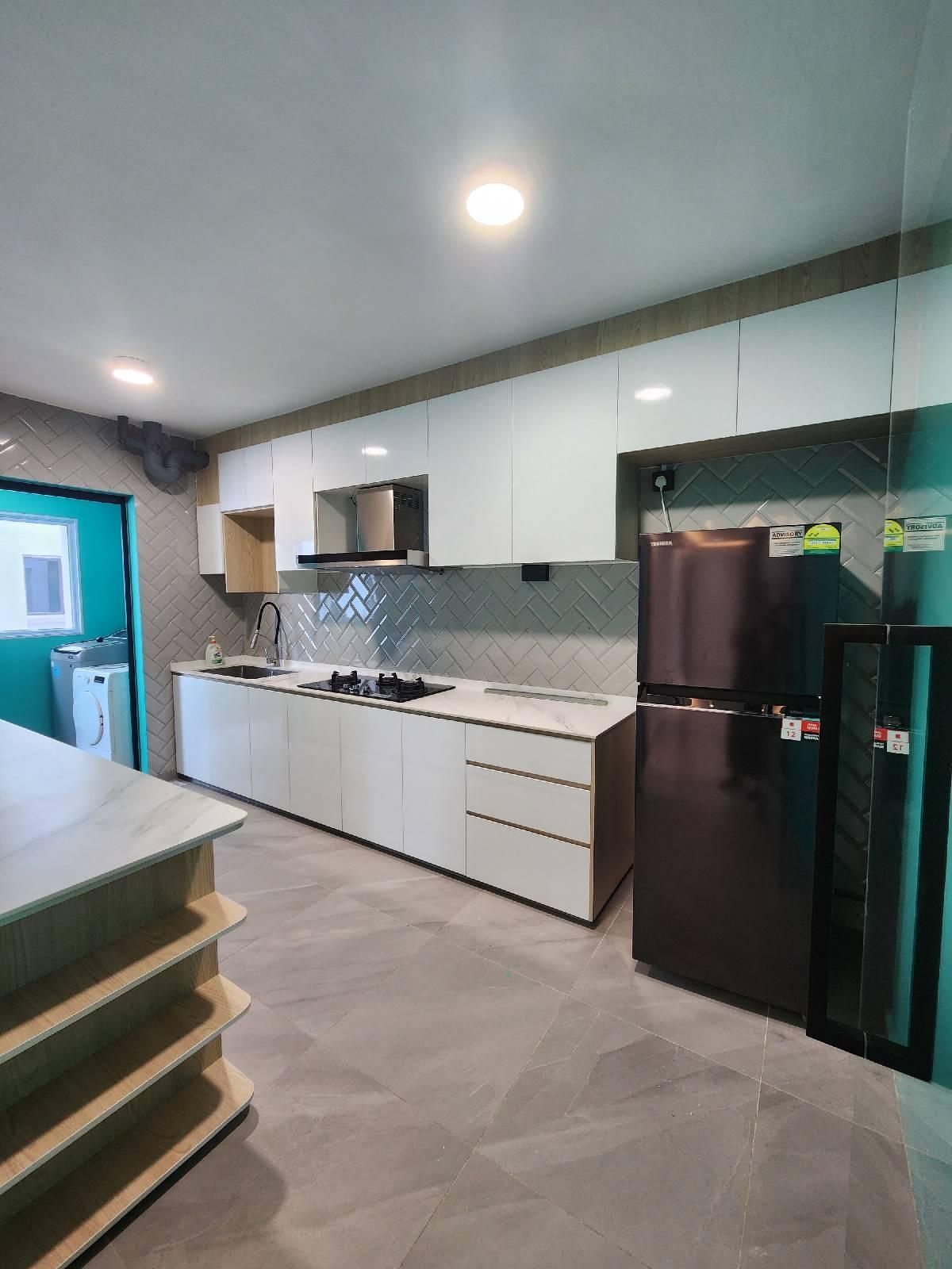 HDB Apartment for Rent, 669A Jurong West Street 64 HDB Apartment For Rent, $4,500, 4 Bed 2 Bath 1,399 sqft $3.22 psf, SGD 4,500 | 99-year Leasehold
