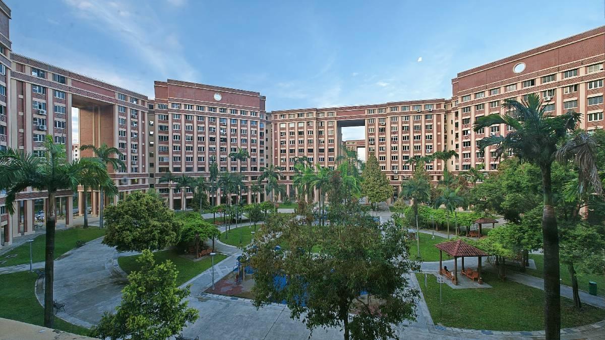 Prop-GPT: HDB Apartment: D18  497D Tampines Street 45