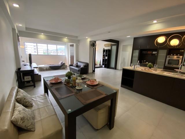 Prop-GPT: HDB Apartment: D25  358 Woodlands Avenue 5
