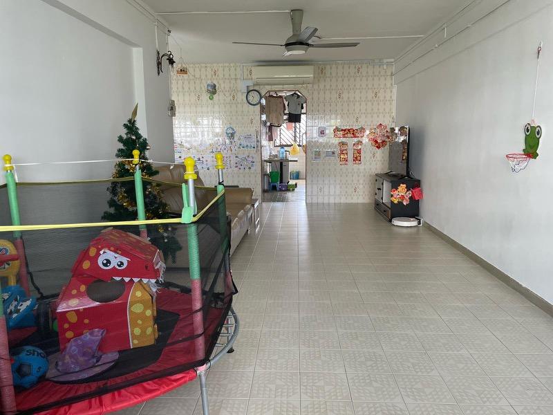 Prop-GPT: HDB Apartment: D27 Yishun 116 Yishun Ring Road