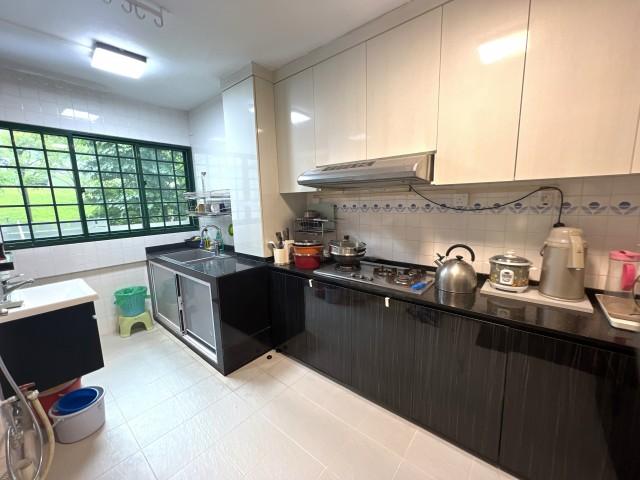 Prop-GPT: HDB Apartment: D23 Bukit Batok 524 Bukit Batok Street 52