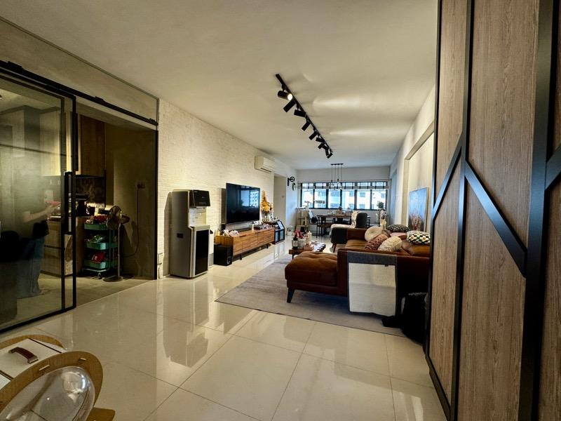 Prop-GPT: HDB Apartment: D16  774 Bedok Reservoir View
