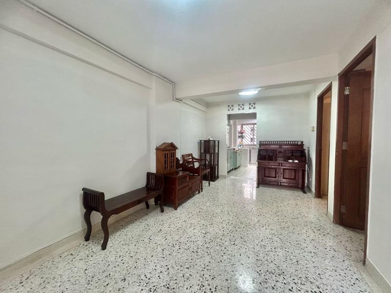 Prop-GPT: HDB Apartment: D02  5 Tanjong Pagar Plaza
