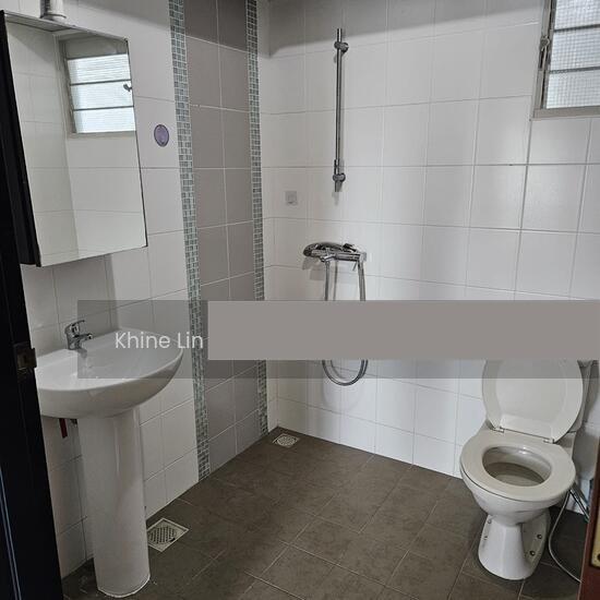 HDB Apartment for Rent, 127A Kim Tian Road HDB Apartment For Rent, $3,500, 2 Bed 2 Bath 721 sqft $4.85 psf, SGD 3,500 | 99-year Leasehold