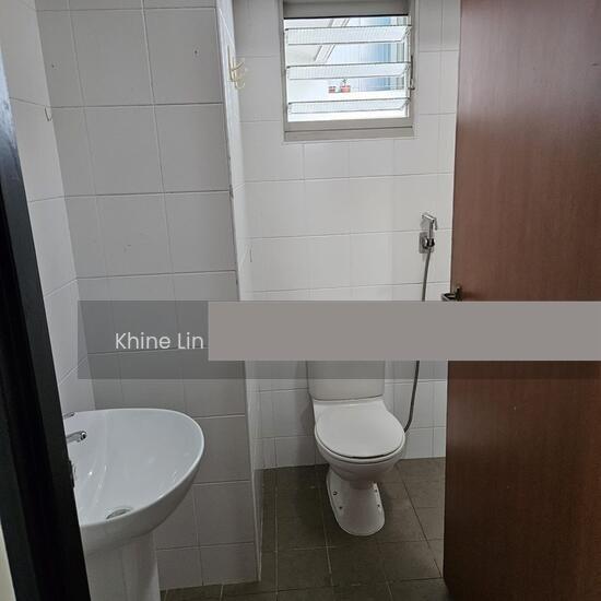 HDB Apartment for Rent, 127A Kim Tian Road HDB Apartment For Rent, $3,500, 2 Bed 2 Bath 721 sqft $4.85 psf, SGD 3,500 | 99-year Leasehold