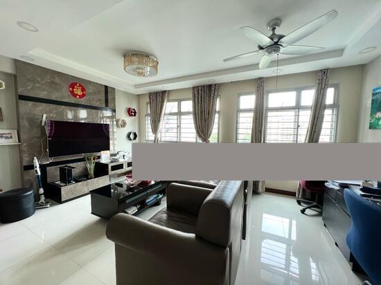 Prop-GPT: HDB Apartment: D18  870A Tampines Street 86