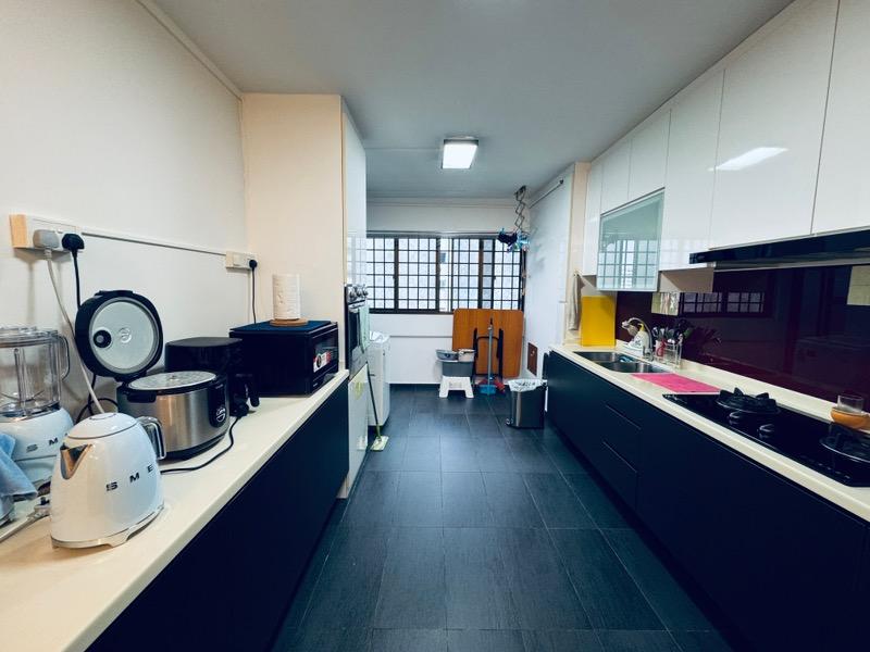HDB Apartment for Rent, 465 Ang Mo Kio Avenue 10 HDB Apartment Room Rental, $1,000, 1 Bed 2 Bath 990 sqft $1.01 psf, SGD 1,000 | 99-year Leasehold
