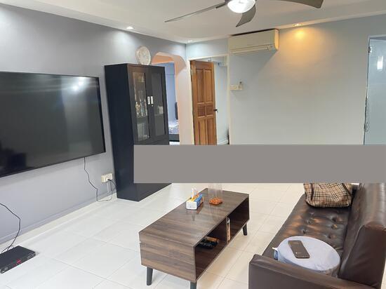 Prop-GPT: HDB Apartment: D20 Ang Mo Kio 429 Ang Mo Kio Avenue 3