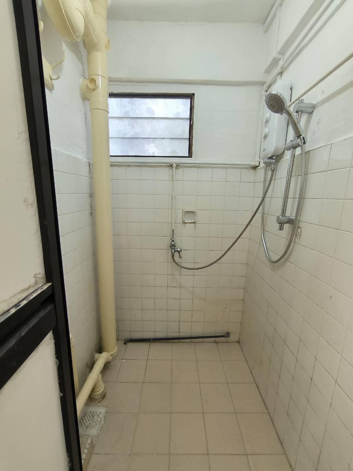 HDB Apartment for Rent, 137 Jalan Bukit Merah HDB Apartment For Rent, $2,900, 2 Bed 1 Bath 753 sqft $3.85 psf, SGD 2,900 | 99-year Leasehold