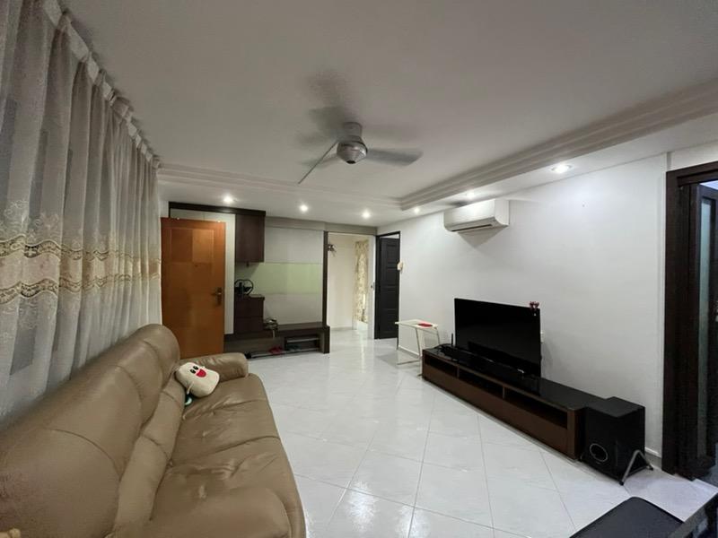 Prop-GPT: HDB Apartment: D20  130 Bishan Street 12