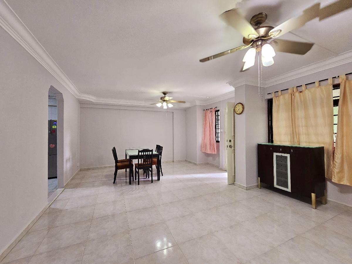 Prop-GPT: HDB Apartment: D23  526 Jelapang Road