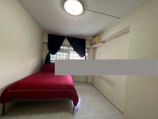 Prop-GPT: HDB Apartment: D22 Boon Lay 827 Jurong West Street 81