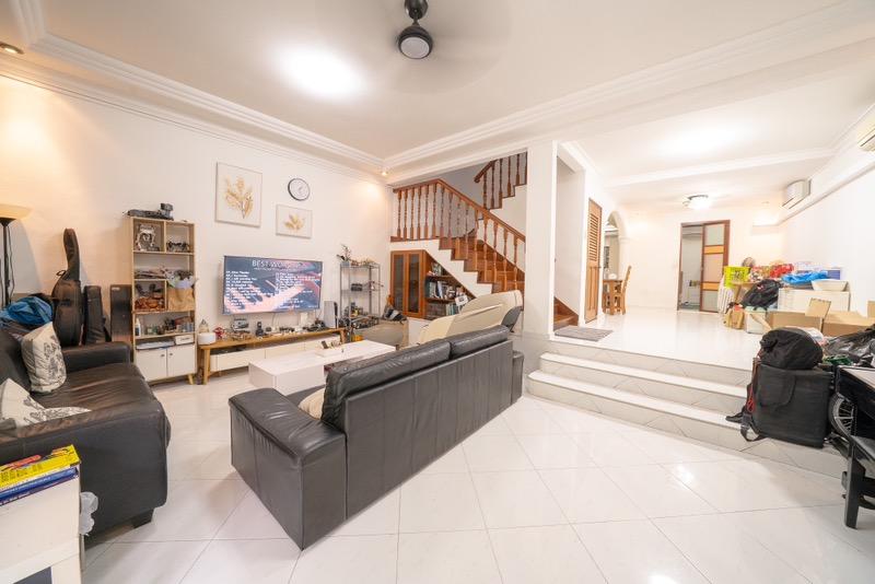 Prop-GPT: Terrace: D19  SILVER HILL