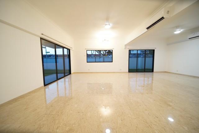 Prop-GPT: Corner Terrace: D19  50 Phillips Ave