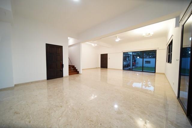 Corner Terrace for Rent, 50 Phillips Ave Corner Terrace For Rent, $7,680, 5 Bed 3 Bath 2,700 sqft $2.45 psf, SGD 7,680 | 999-year Leasehold