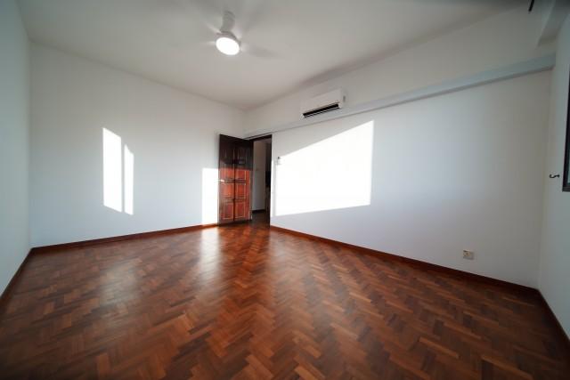 Corner Terrace for Rent, 50 Phillips Ave Corner Terrace For Rent, $7,680, 5 Bed 3 Bath 2,700 sqft $2.45 psf, SGD 7,680 | 999-year Leasehold
