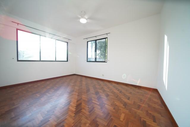 Corner Terrace for Rent, 50 Phillips Ave Corner Terrace For Rent, $7,680, 5 Bed 3 Bath 2,700 sqft $2.45 psf, SGD 7,680 | 999-year Leasehold