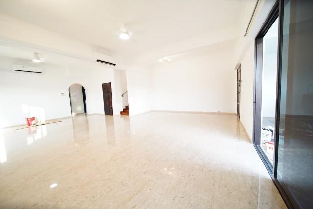 Corner Terrace for Rent, 50 Phillips Ave Corner Terrace For Rent, $7,680, 5 Bed 3 Bath 2,700 sqft $2.45 psf, SGD 7,680 | 999-year Leasehold