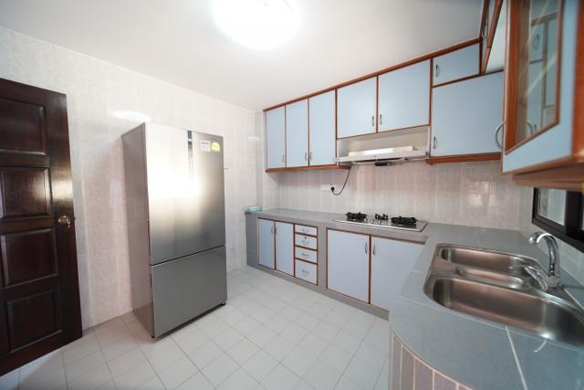 Corner Terrace for Rent, 50 Phillips Ave Corner Terrace For Rent, $7,680, 5 Bed 3 Bath 2,700 sqft $2.45 psf, SGD 7,680 | 999-year Leasehold