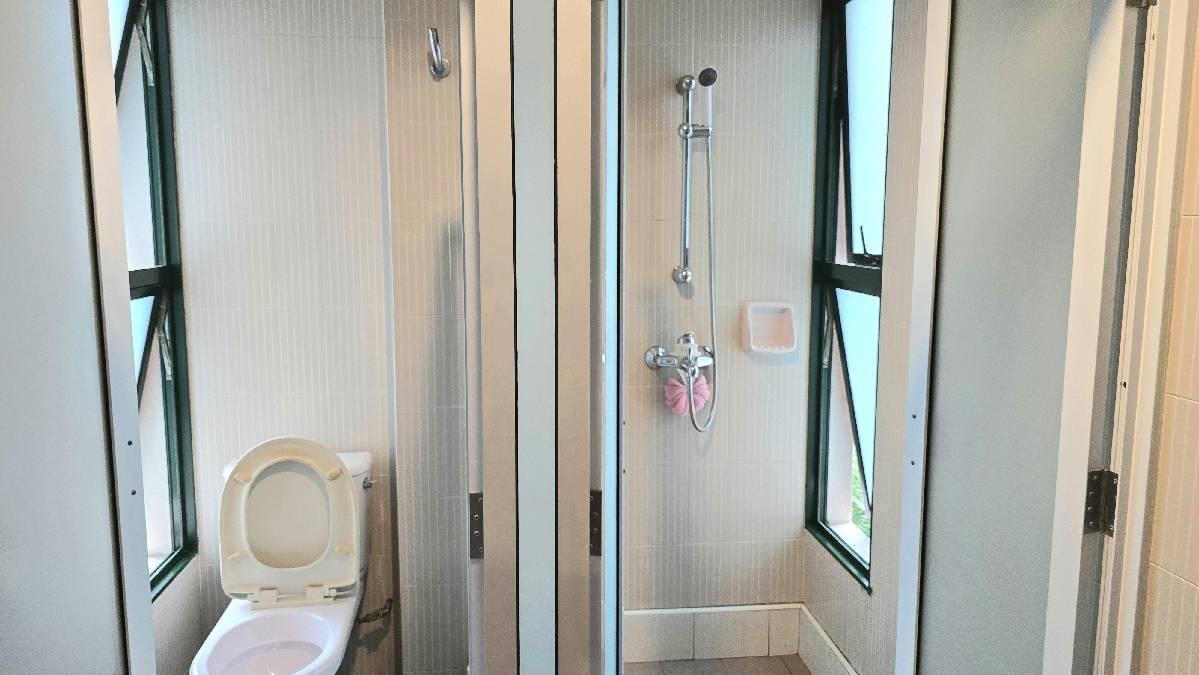 Bungalow - Good Class for Rent, Swiss Club Binjai HK Park SemiD Good Class Bungalow For Rent, $12,000, 5 Bed 4 Bath 3,800 sqft $2.55, SGD 12,000