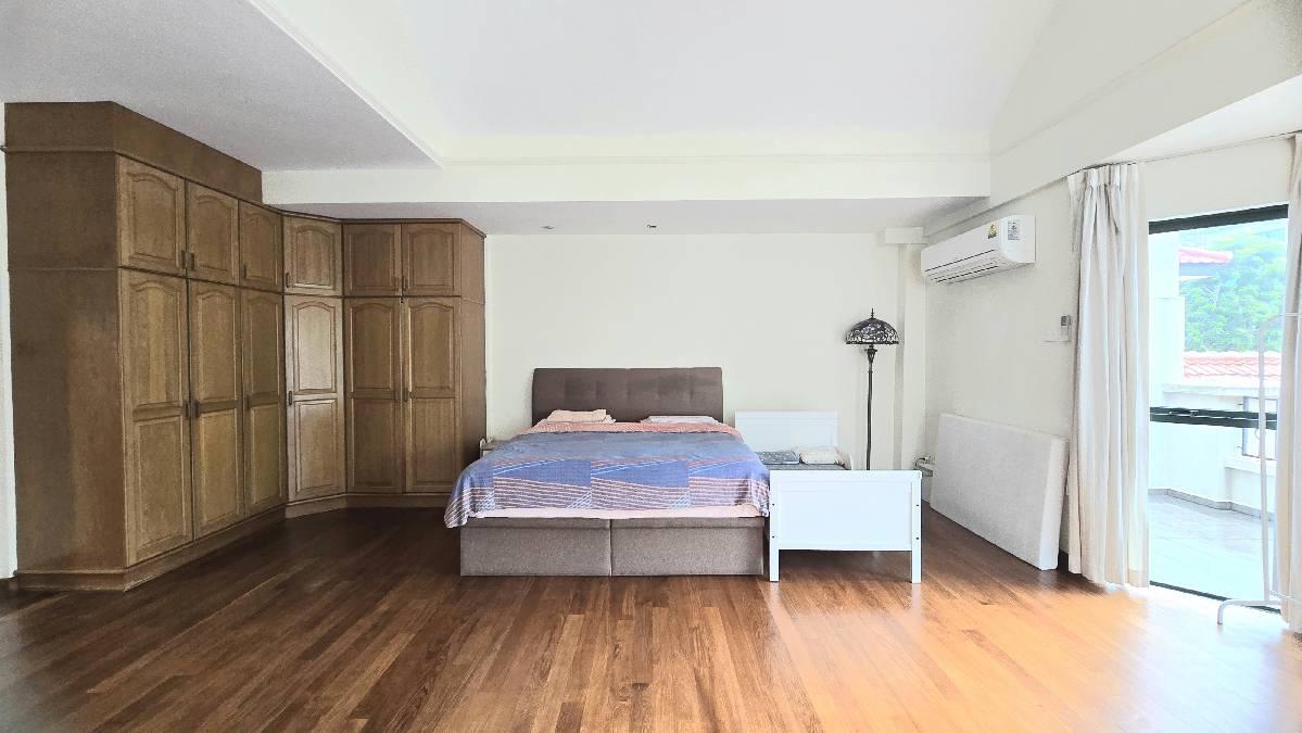 Bungalow - Good Class for Rent, Swiss Club Binjai HK Park SemiD Good Class Bungalow For Rent, $12,000, 5 Bed 4 Bath 3,800 sqft $2.55, SGD 12,000