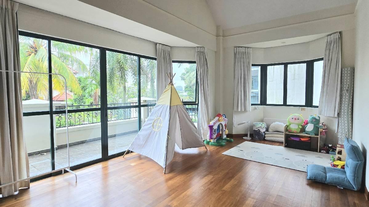 Bungalow - Good Class for Rent, Swiss Club Binjai HK Park SemiD Good Class Bungalow For Rent, $12,000, 5 Bed 4 Bath 3,800 sqft $2.55, SGD 12,000