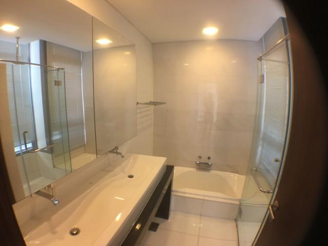 Detached for Rent, Dunsfold 18 Detached House For Rent, $12,000, 5 Bed 5 Bath 4,437 sqft $2.70 psf, SGD 12,000 | Freehold