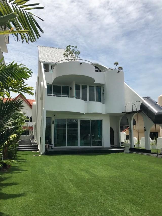 Bungalow for Rent, 8 Lorong G Telok Kurau Bungalow House For Rent, $19,000, 7 Bed 7 Bath 8,000 sqft $2.38 psf, SGD 19,000