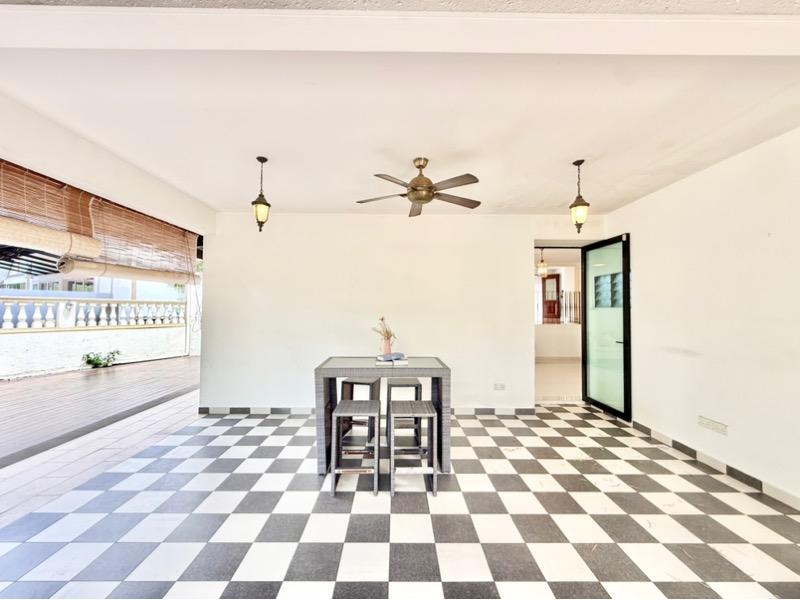 Prop-GPT: Semi-Detached: D20  The Inglewood