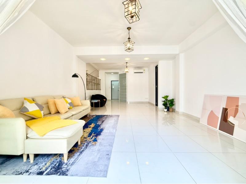 Semi-Detached for Rent, The Inglewood Semi-Detached House For Rent, $9,900, 5 Bed 4 Bath 4,900 sqft $2.04 psf, SGD 9,900 | Freehold