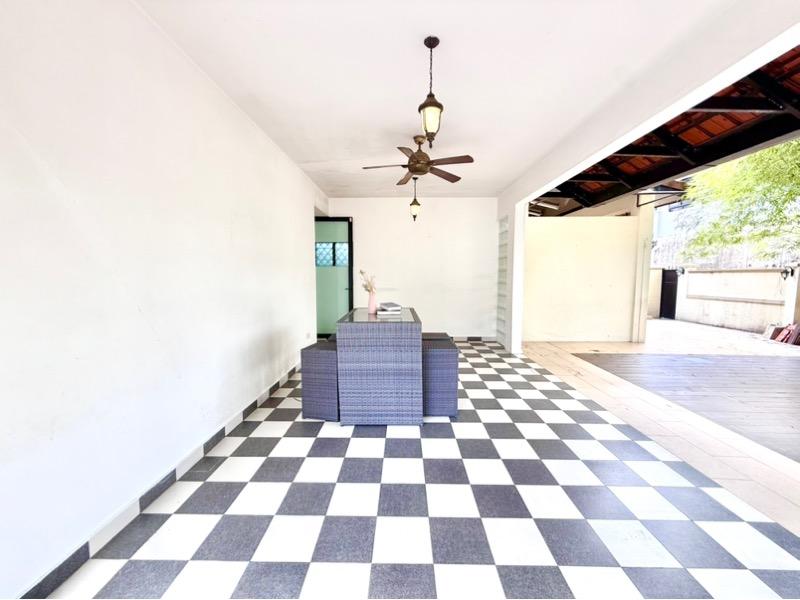 Semi-Detached for Rent, The Inglewood Semi-Detached House For Rent, $9,900, 5 Bed 4 Bath 4,900 sqft $2.04 psf, SGD 9,900 | Freehold