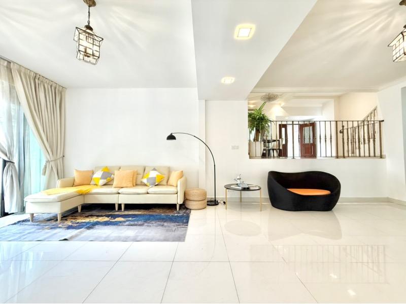 Semi-Detached for Rent, The Inglewood Semi-Detached House For Rent, $9,900, 5 Bed 4 Bath 4,900 sqft $2.04 psf, SGD 9,900 | Freehold