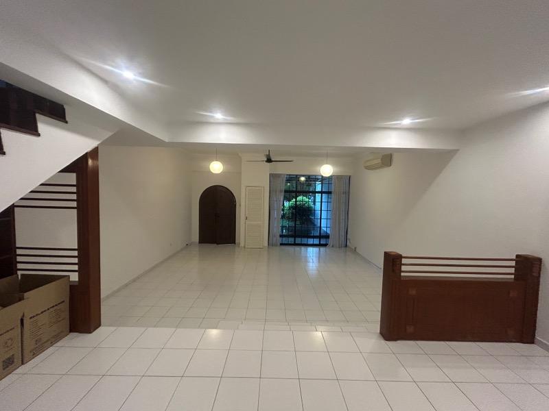 Terrace for Rent, CORONATION ROAD Terraced House For Rent, $8,000, 3 Bed 3 Bath 2,500 sqft $3.80 psf, SGD 8,000 | 999-year Leasehold