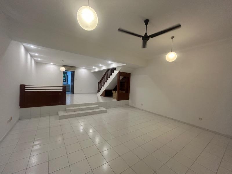 Terrace for Rent, CORONATION ROAD Terraced House For Rent, $8,000, 3 Bed 3 Bath 2,500 sqft $3.80 psf, SGD 8,000 | 999-year Leasehold
