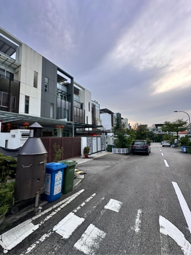 Terrace for Rent: D23