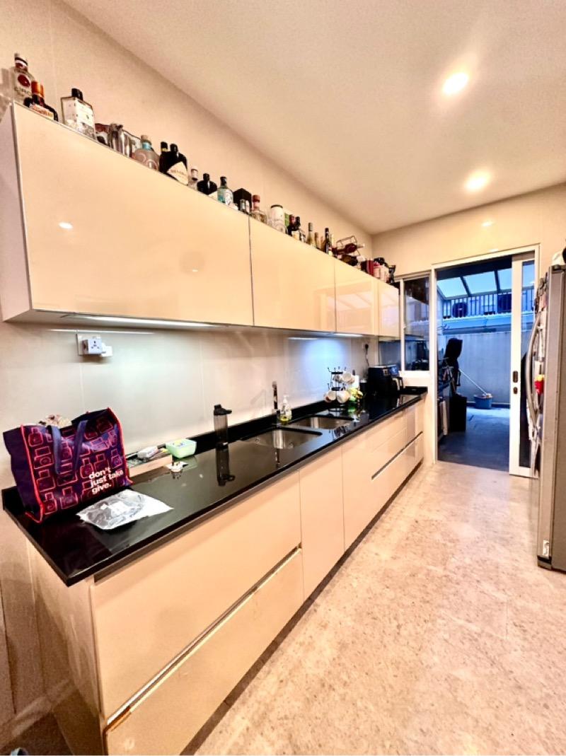 Terrace for Rent: D23