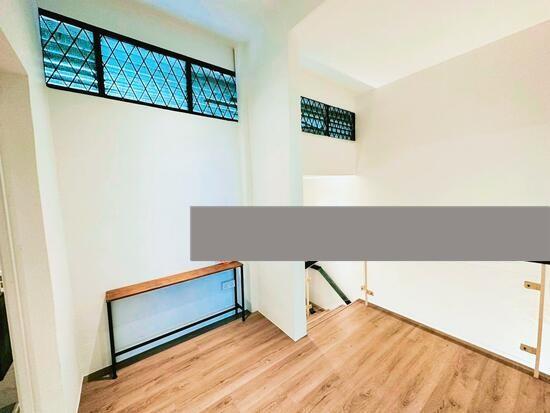 Corner Terrace for Rent: D19